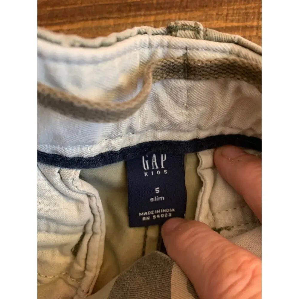 GAP Boy’s Camo Cargo Shorts / Size: 5 Slim